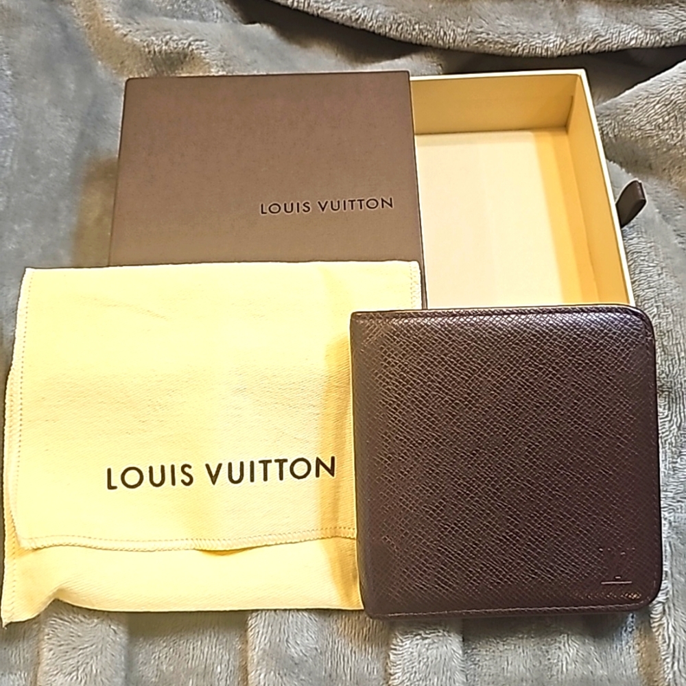 LV Porte Billet Zippy wallet w/ box and dust bag